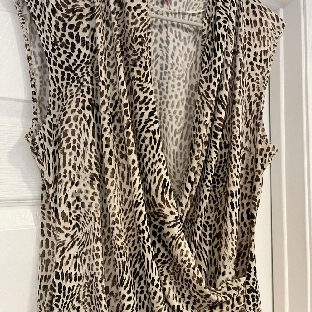 Leopard print top